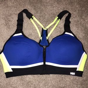 Victoria’s Secret sports bra size 36C